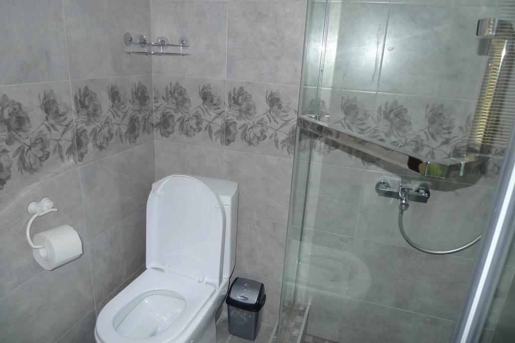 Helen'S House Apartamento Batumi Quarto foto