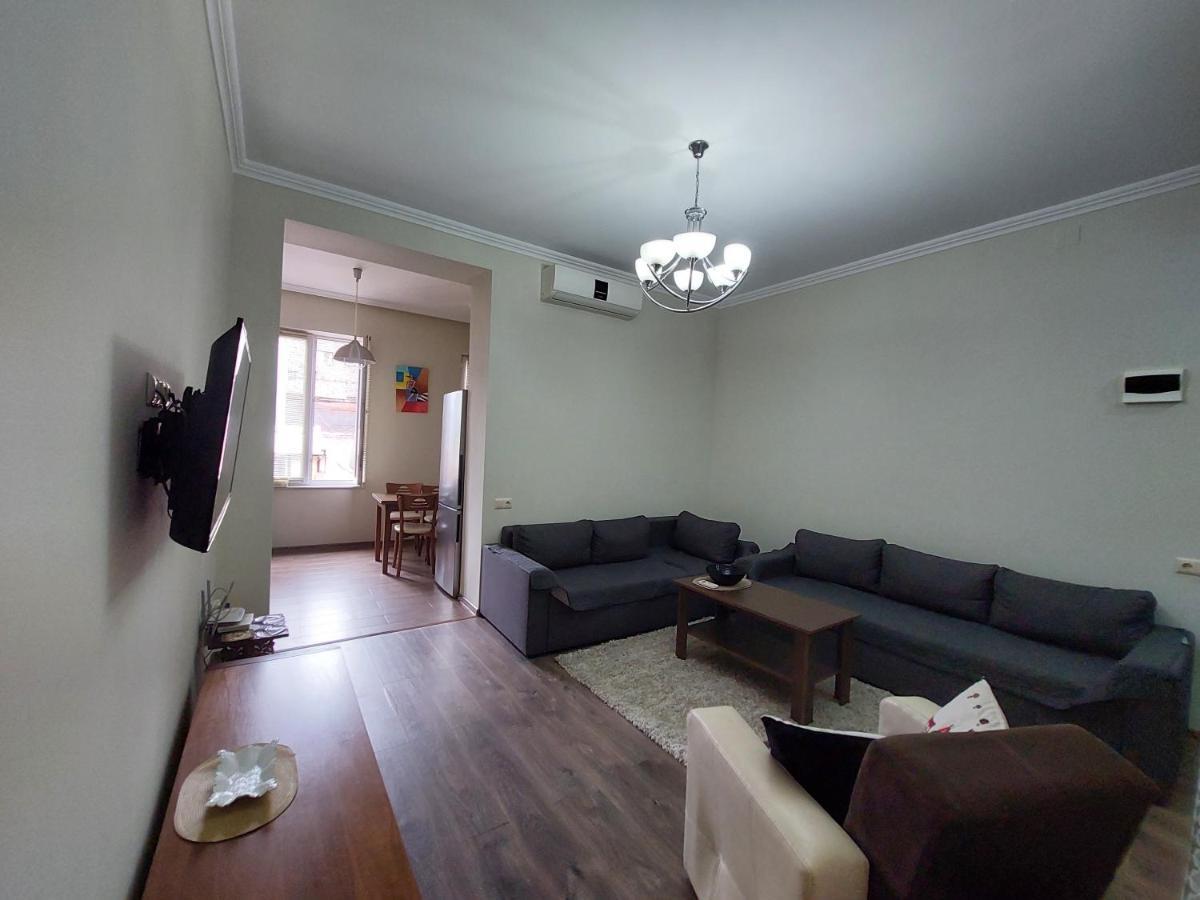 Helen'S House Apartamento Batumi Exterior foto